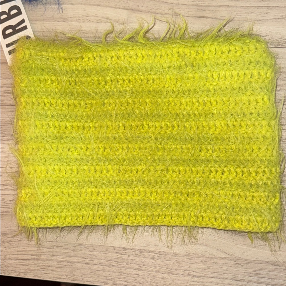 UO MYLO FUZZY BEANIE GREEN